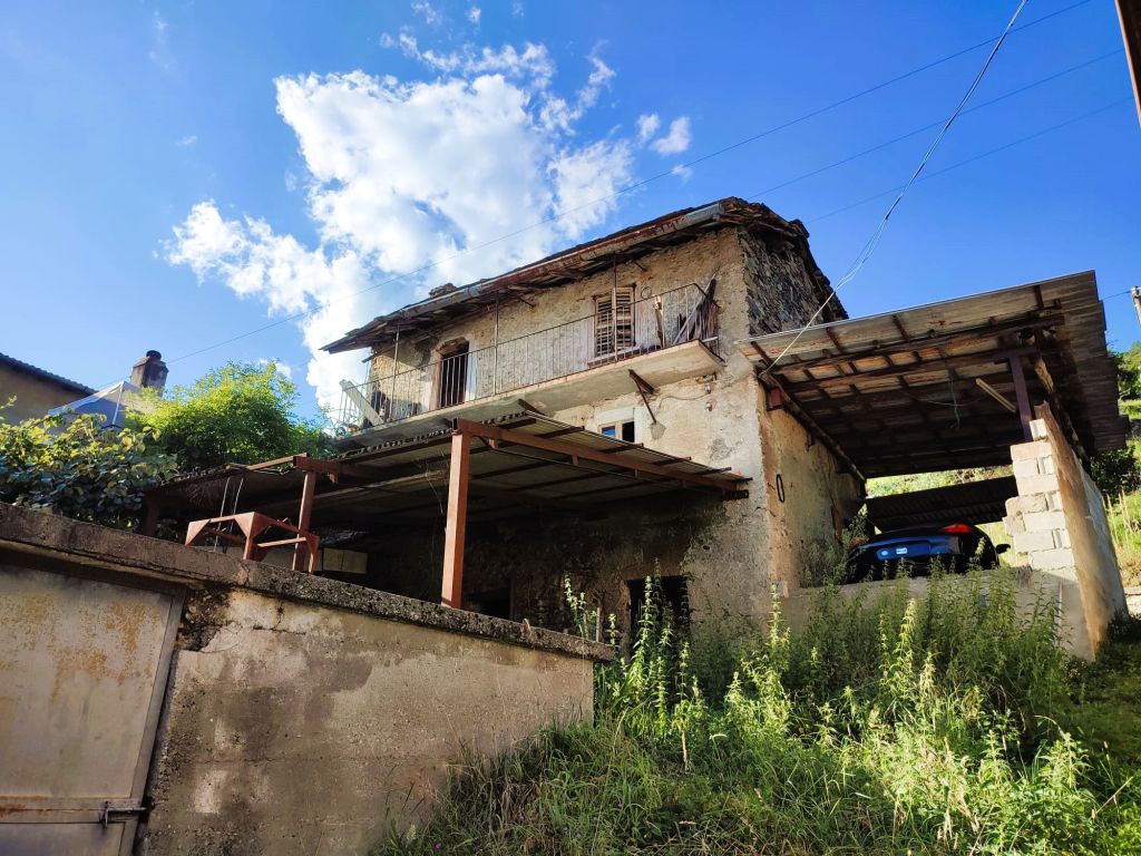 Rustico o Porzione di Casa a Gravedona ed Uniti