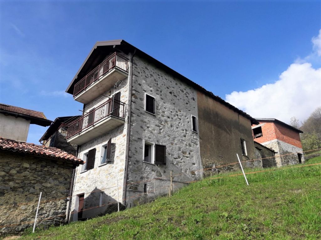 Rustico o Porzione di Casa a Stazzona